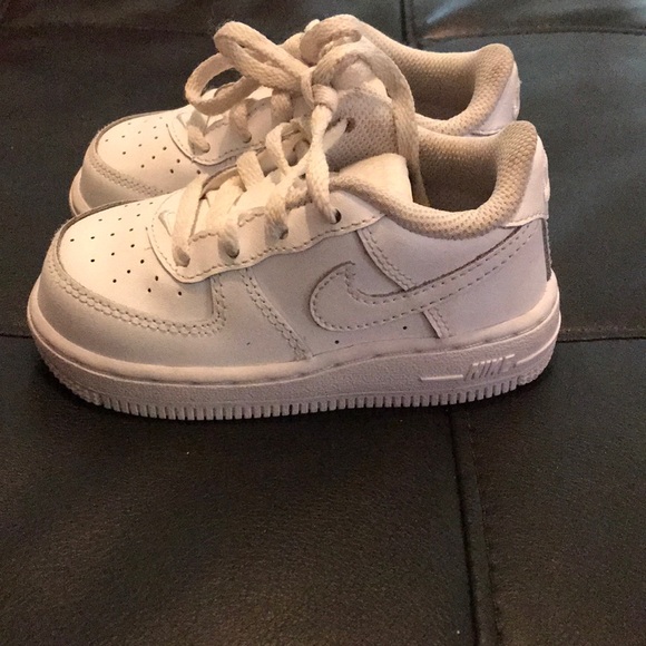 White Nike’s Toddler - Picture 3 of 5